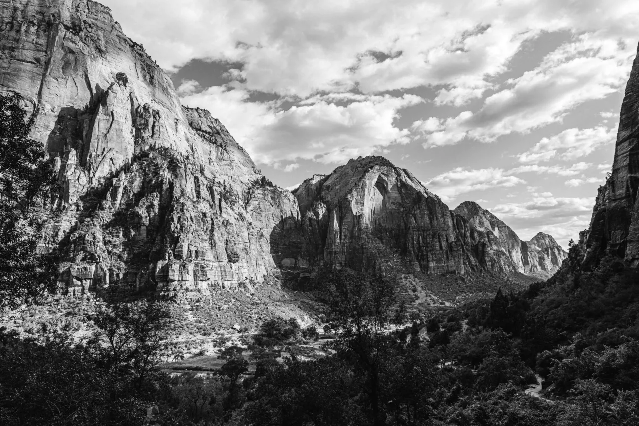 Black-and-white landscape photograph of Zion Canyon